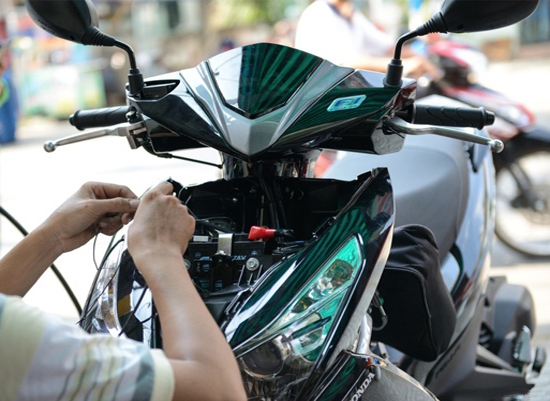 Cách phát hiện xe máy gắn định vị nhanh và chính xác nhất 4 Kiểm tra thiết bị định vị trên xe trước khi đưa sử dụng